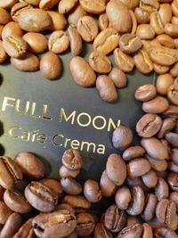 Caffinez Voll Moon Cafe